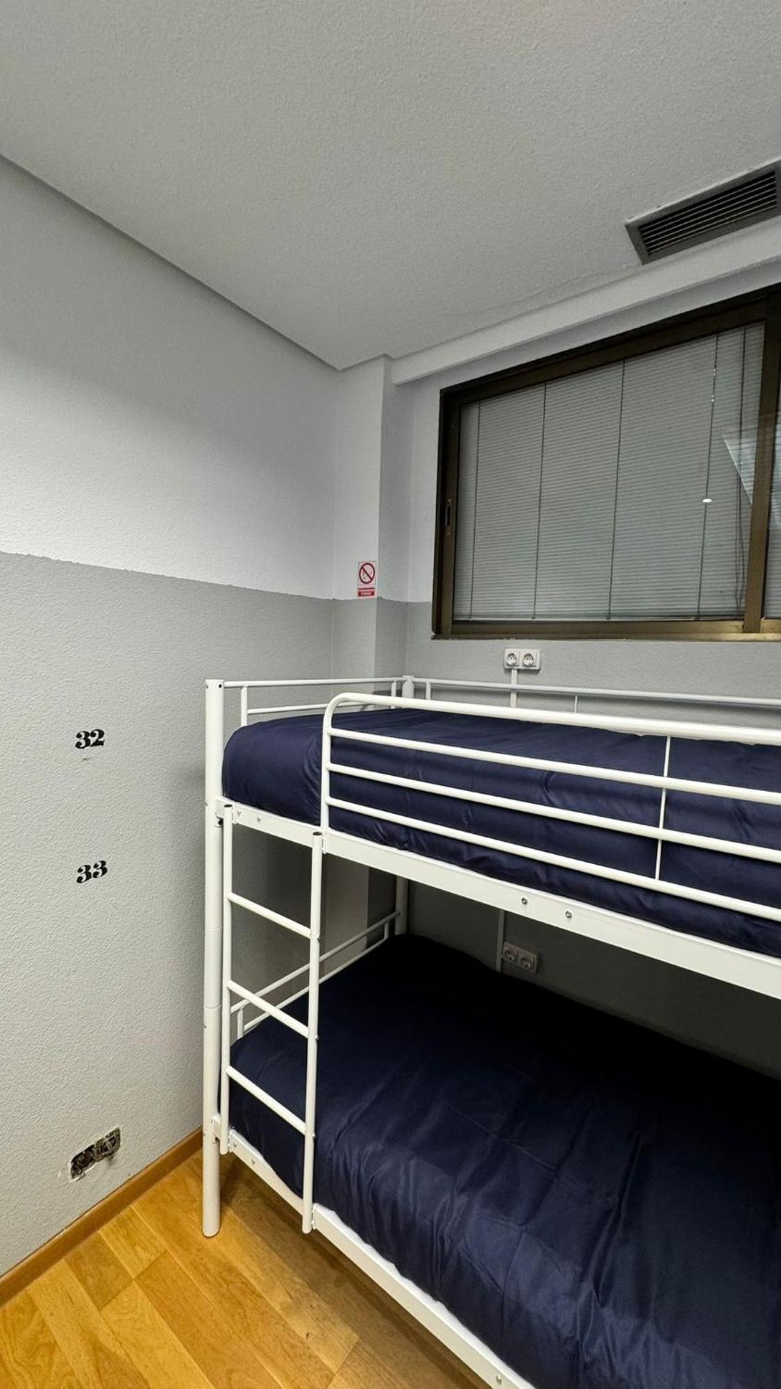 Hostel Puerta Del Angel Madrid Exterior photo
