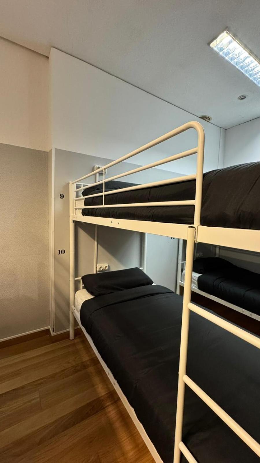 Hostel Puerta Del Angel Madrid Exterior photo
