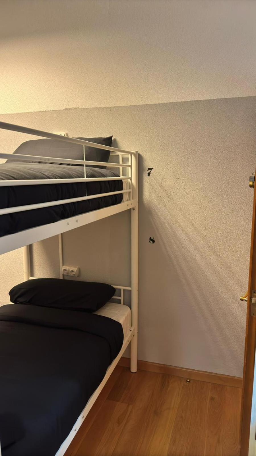 Hostel Puerta Del Angel Madrid Exterior photo